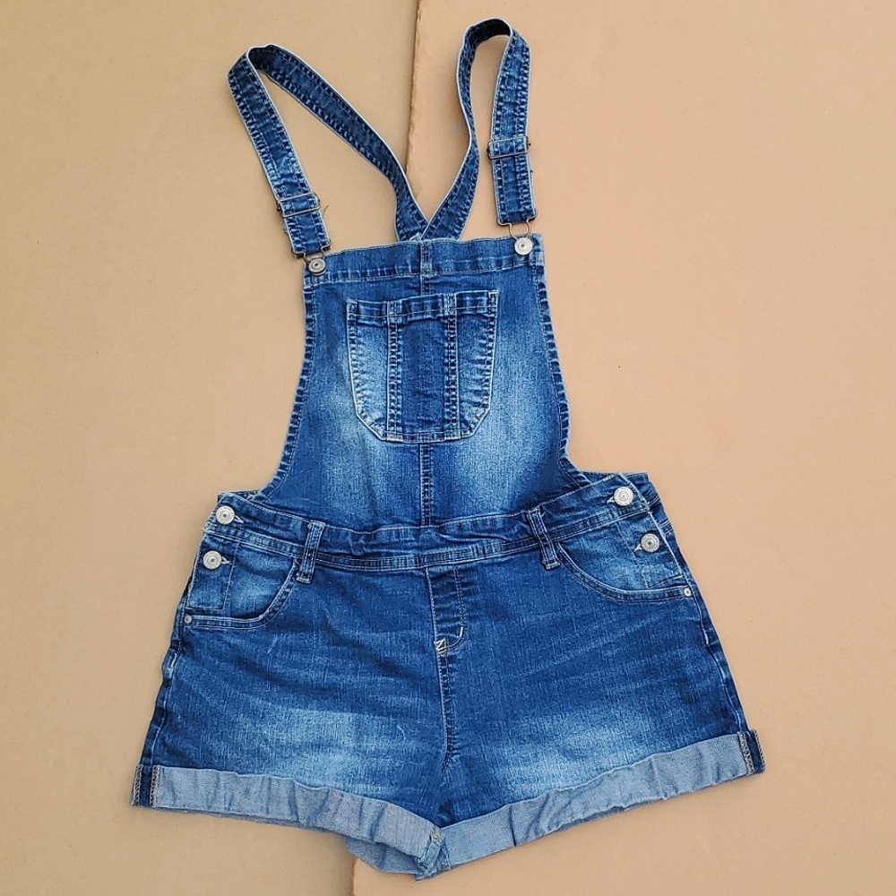 Wallflower denim overall shorts, size M